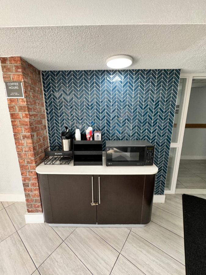 Studio 6 Suites East Syracuse Airport Esterno foto