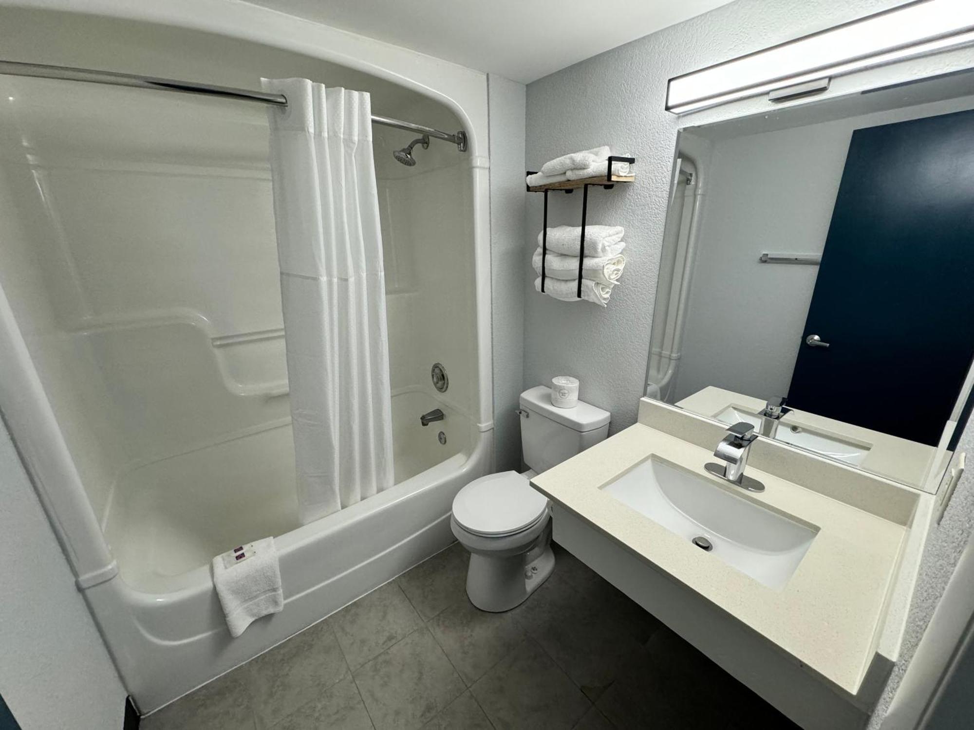 Studio 6 Suites East Syracuse Airport Esterno foto